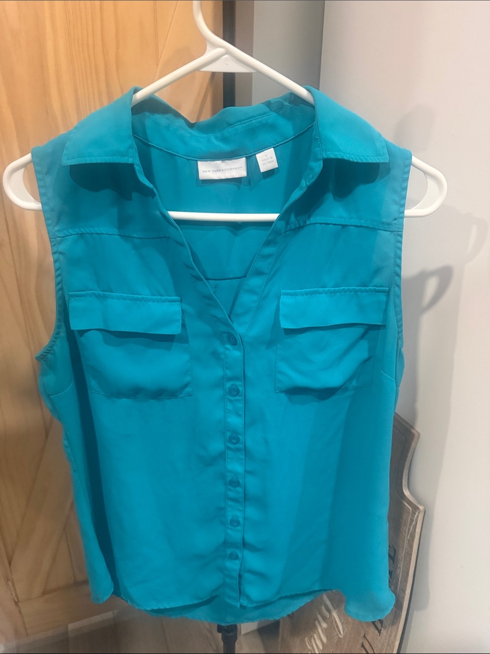New York & Company Teal Sleeveless Button-Front Blouse